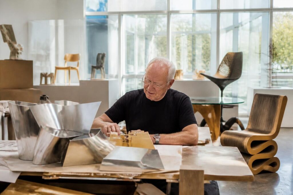 découvrez les collaborations innovantes entre le designer frank gehry et vitra, mises en lumière au design museum, où design et créativité s'harmonisent.